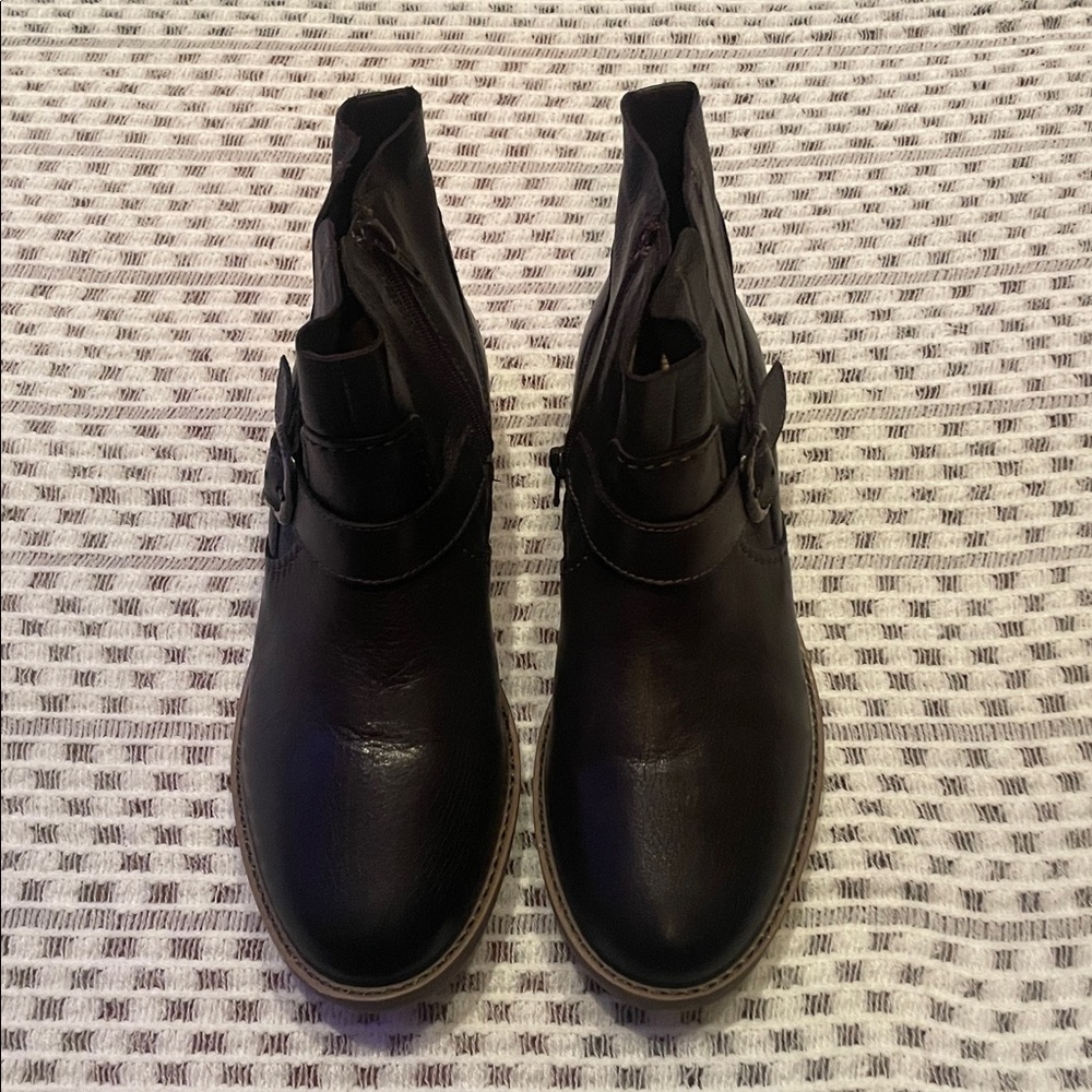Clarks Women's Camzin Loop Dark Brown Leather Ankle Boots (Size 8) - Picture 2 of 11